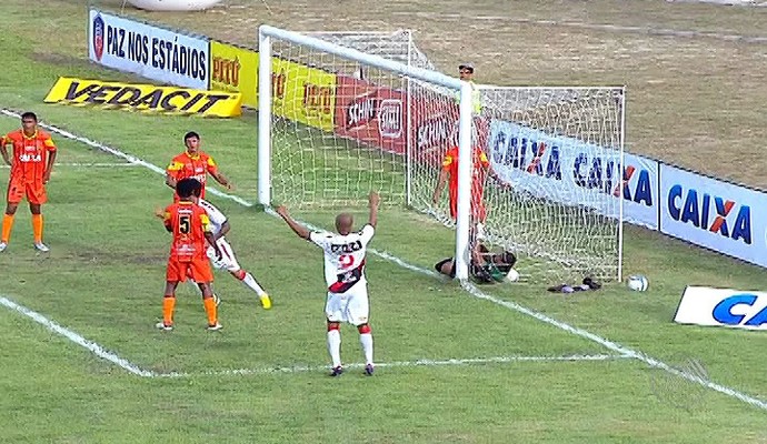 Vitória x Catuense, pelo Campeonato Baiano (Foto: Reprodução/TV Bahia)