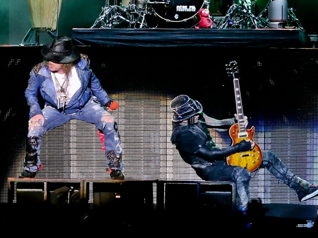 Guns N' Roses fazem show no Anhembi, em São Paulo, nesta sexta-feira (28). (Foto: Raul Zito/G1)