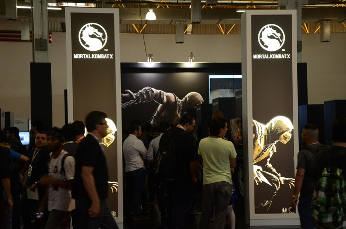 Mortal Kombat X está levando milhares de jogadores ao estande da Warner na BGS 2014 (Foto: Matheus Vasconcellos/ TechTudo)