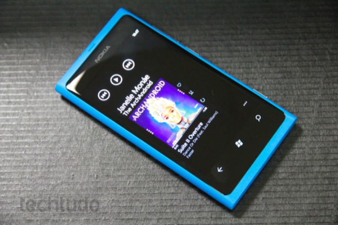 Nokia Lumia 800 (Foto: Allan Melo/TechTudo) Nokia Lumia 800 (Foto: Allan Melo/TechTudo)