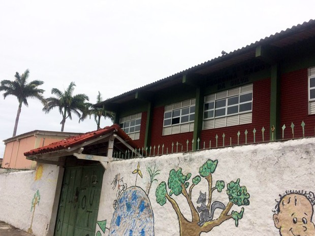 Escola estadual Georgina Ramos da Silva, na Boca do Rio, também está sem aulas (Foto: Juliana Almirante/G1)