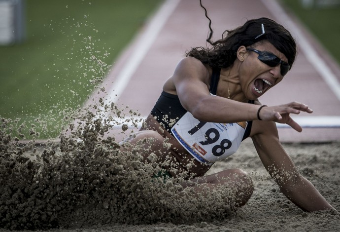 Silv Nia Costa Brilha Em Sp E Bate Recorde Mundial De Salto Em Dist Ncia