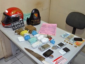 Venda de drogas acontecia no prédio onde funcionou a Associação Cajazeirense de Imprensa (Foto: Divulgação/Polícia Militar)