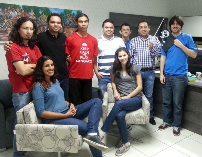 Equipe da Sertão Games, com Jenifer Costa mais ao certo, à direita (Foto: Divulgação)