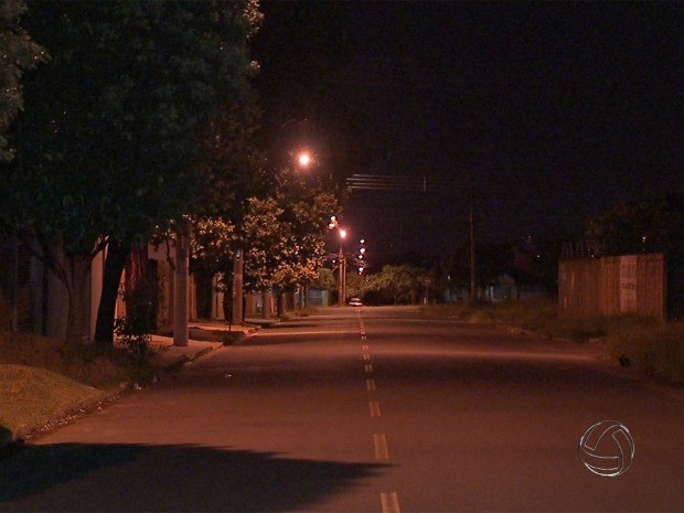 G1 Rapaz é Morto A Tiros Em Frente De Casa Em Bairro De Campo Grande Notícias Em Mato Grosso 6520