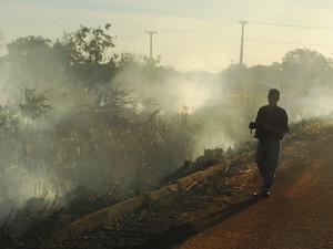 Fumaça das queimadas e o tempo seco no Tocantins prejudicam o sistema respiratório (Foto: Marcel de Paula/TV Anhanguera TO)