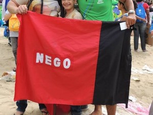 Bandeira da Paraíba tem as cores preto e vermelho e a palavra Nego inscrita (Foto: Gilvandro Pontes/Arquivo pessoal)