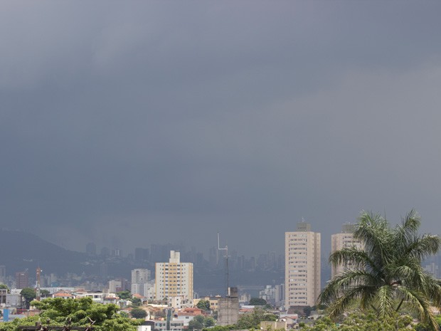 Defesa Civil emite alerta de pancada de chuva em BH (Foto: Ricardo Guimarães/Arquivo Pessoal) Defesa Civil emite alerta de pancada de chuva em BH (Foto: Ricardo Guimarães/Arquivo Pessoal)