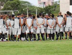 Treino do Treze, jogadores reunidos, PV, técnico Vica (Foto: Magnus Menezes / Jornal da Paraíba) Treino do Treze, jogadores reunidos, PV, técnico Vica (Foto: Magnus Menezes / Jornal da Paraíba)