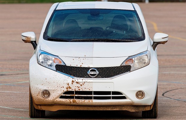 Protótipo do carro auto-limpante, baseado no modelo Note (Foto: Divulgação)