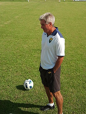 Técnico Ary Marques completa 53 jogos pelo Dourado (Foto: Dhiego Maia)