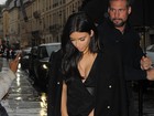 Kim Kardashian sai superdecotada para jantar em Paris