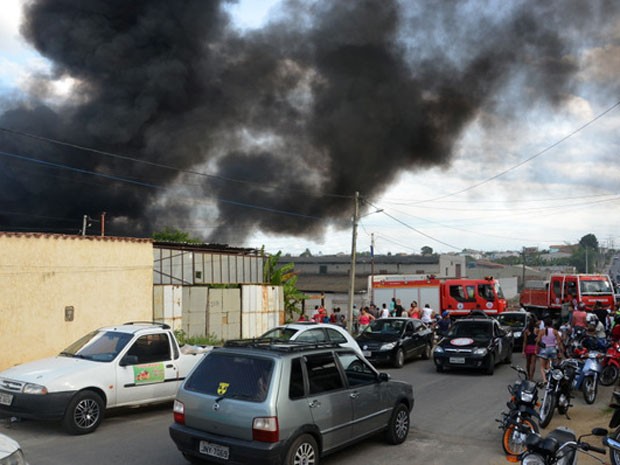 Incêndio em Vitória da Conquista (Foto: Anderson Oliveira / Blog do Anderson)