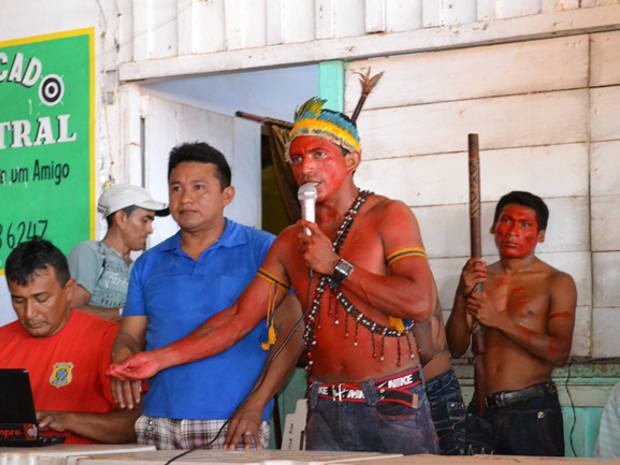 Índios receberam pacificamente as tropas da Polícia Militar em Jacareacanga, PA (Foto: Nonato Silva/Arquivo Pessoal)