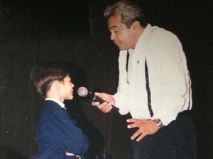Lucas subiu ao palco pela primeira vez com 5 anos de idade e ao lado de seu pai (Foto: Divulgação/Instagram)