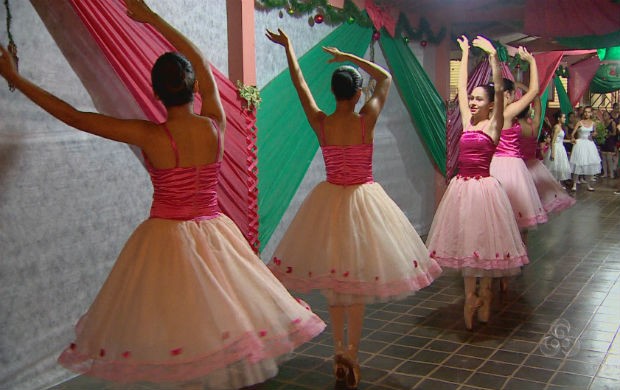 Cantata de Natal em forma de balé na escola Coaracy Nunes em Macapá (Foto: Reprodução/TV Amapá)