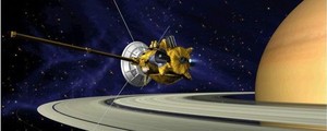 Sonda faz 'rasante' sobre lua 
de Saturno para analisar água (Nasa)