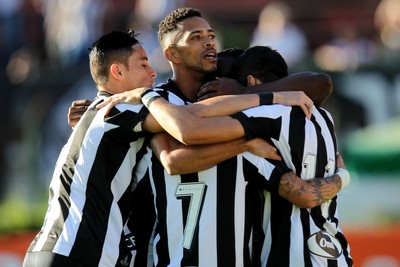 Botafogo comemoarção (Foto: Vitor Silva/SSPress/Botafogo) Botafogo comemoarção (Foto: Vitor Silva/SSPress/Botafogo)