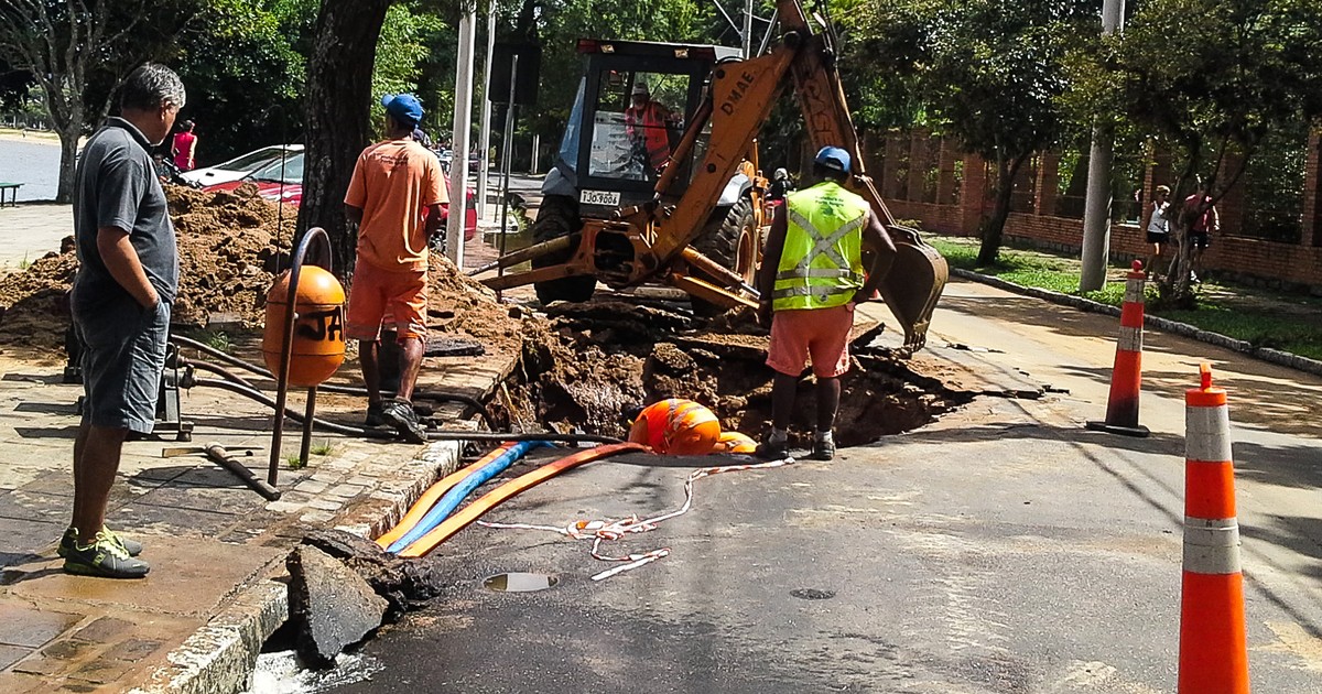 G1 Vazamento deixa três bairros sem água na Zona Sul de Porto Alegre