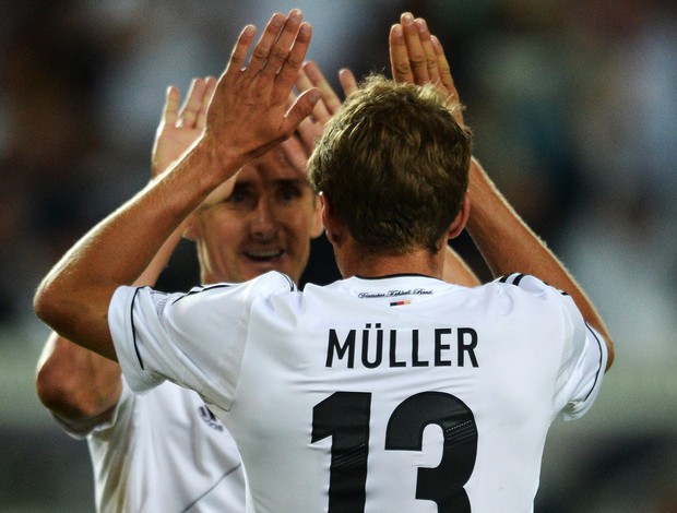 Muller comemoracao (Foto: AFP)