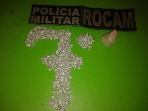 255 pedras de crack são apreendidas em Trindade, PE (Foto: Divulgação/ Polícia Militar)