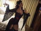 Kelly Key se transforma em vampira sexy para festa à fantasia