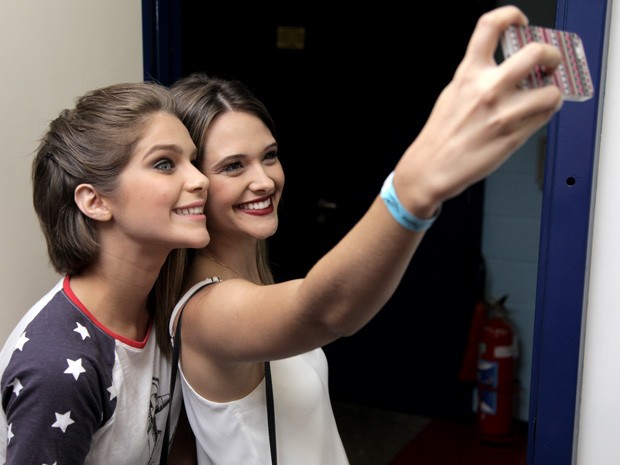 A selfie nos bastidores não poderia ficar de fora (Foto: Fabiano Battaglin / Gshow)