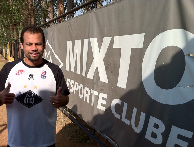 Paulo Almeida quer título brasileiro pelo Mixto (Foto: Leonardo Heitor/Globoesporte.com)