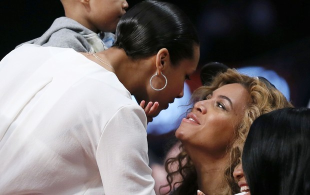 Beyoncé com o marido Jay-Z no NBA All-Star Game (Foto: Reuters) Beyoncé com o marido Jay-Z no NBA All-Star Game (Foto: Reuters)