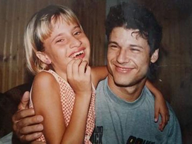 Adrielle Brito Cavalari se encontrou com Dinho, em 1996, em Dracena (Foto: Adrielle Brito Cavalari/Arquivo Pessoal) Adrielle Brito Cavalari se encontrou com Dinho, em 1996, em Dracena (Foto: Adrielle Brito Cavalari/Arquivo Pessoal)