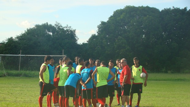 Flamengo-PI faz último treino antes da partida contra o Santos (Foto: Renan Morais/GLOBOESPORTE.COM)