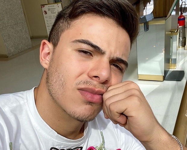 Thomaz Costa enfrenta briga com pai por partilha de bens (Foto: Reprodução/Instagram)