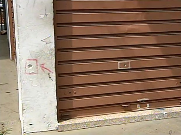 Além da casa do comandante da Guarda Municipal, delegacia também foi alvo de tiros em Jundiaí (SP). (Foto: Reprodução/TV Tem)