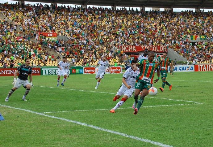 Sampaio x Vitória (Foto: Biné Morais/O Estado)