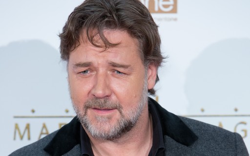 Russell Crowe Revela Que Michael Jackson Passava Trotes Nele O Tempo