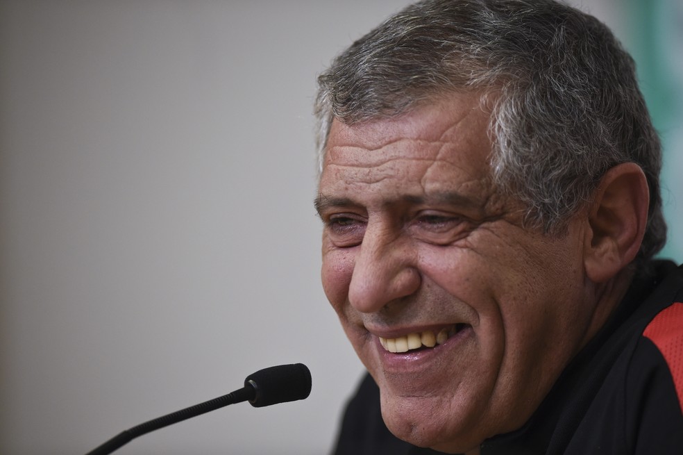 Fernando Santos brinca com possível ajuda a Cristiano Ronaldo (Foto: AFP)
