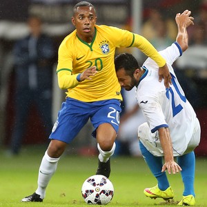 Robinho Brasil x Honduras (Foto: AFP)
