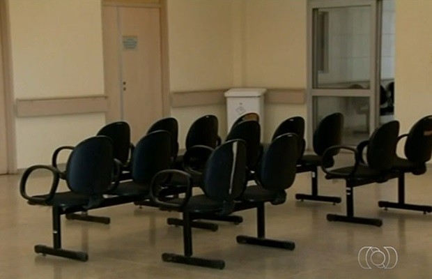 Enquanto pacientes buscam consultas em GO, unidades de saúde do DF ficam vazias (Foto: Reprodução/TV Anhanguera)