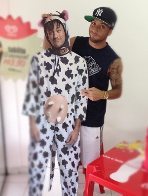 Felipe Anderson, Neymar de vaquinha (Foto: Reprodução / Instagram)