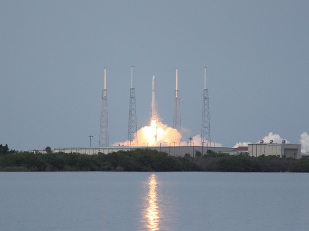 SpaceX faz contagem regressiva para 1º lançamento após explosão ... - Globo.com