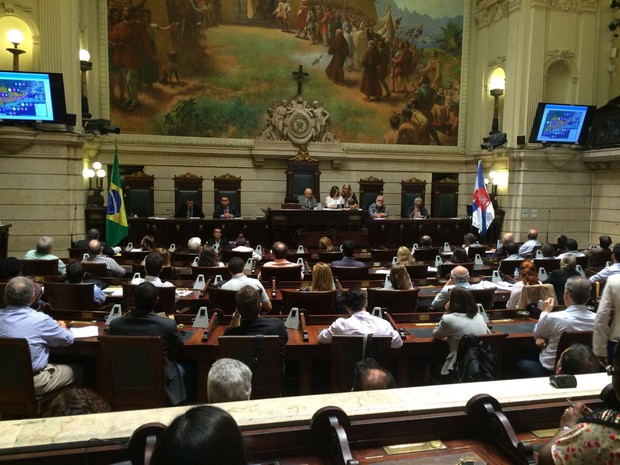Sessão na Câmara dos Vereadores do Rio (Foto: Alessandro Ferreira/G1)