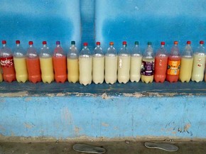 Garrafas com bebida foram encontradas dentro do Chapão, em presídio de Rio Branco  (Foto: Divulgação/PM-AC)