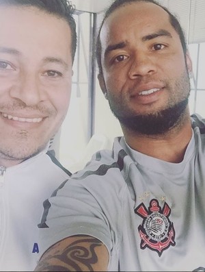 Carlos Alberto treino Corinthians (Foto: Reprodução/Instagram)