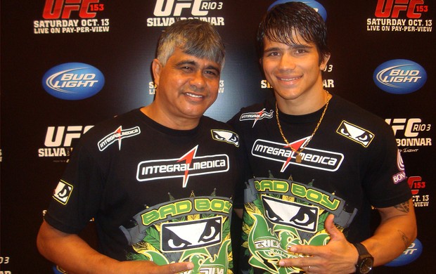 Erick Silva e seu pai, Nunes mma ufc rio (Foto: Ivan Raupp / Globoesporte.com)