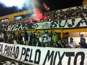 Torcida do Mixto  (Foto: Lucas de Senna/Globoesporte.com)