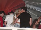Ele não para: Olin Batista é fotografado aos beijos com nova loira