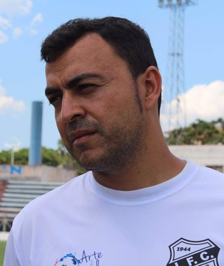 Fernando Alves Treinador Independente-SP Limeira Galo (Foto: Denis Suidedos)