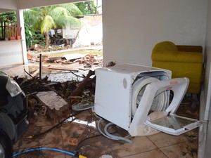 Família perdeu vários eletrodomésticos (Foto: Neidiana Oliveira/G1 RR)