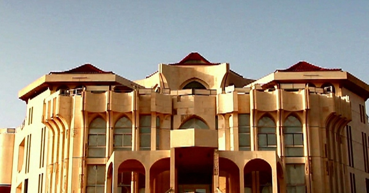 Fantástico Sheik abandona palácio de US 100 milhões após primeira noite