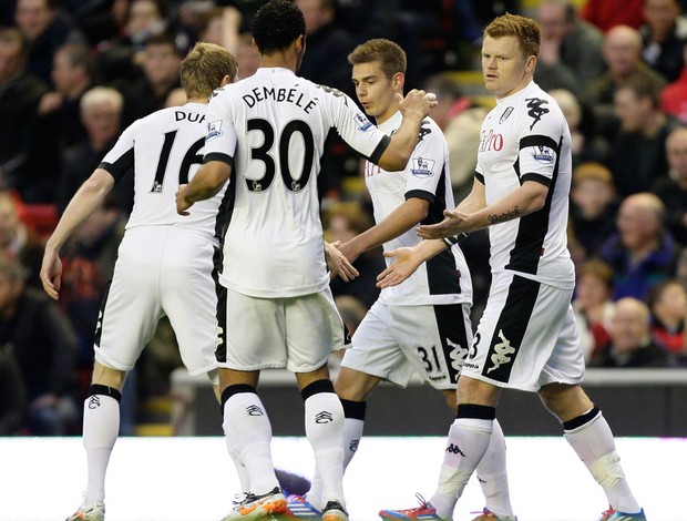 Jogadores gol Fulham (Foto: AP)